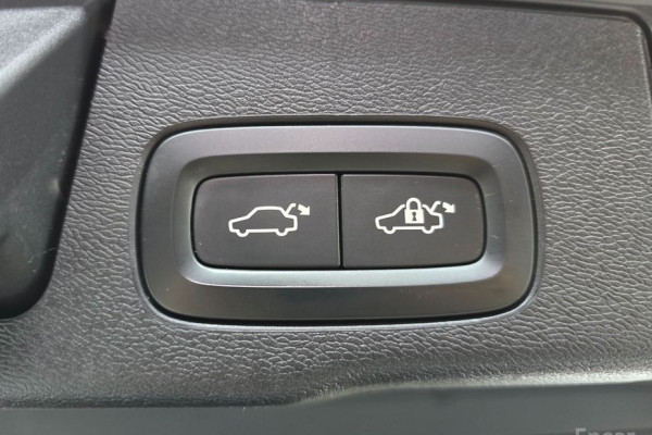 2024 Volvo XC60 с пробегом 35 548 км