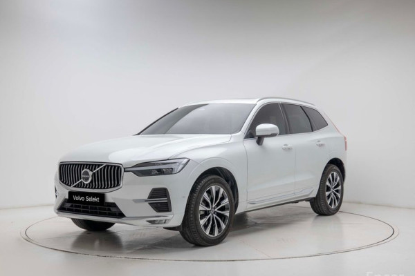 2023 Volvo XC60 с пробегом 45 106 км
