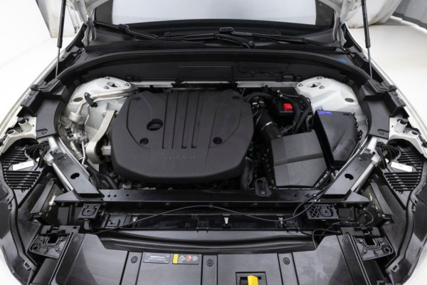 2023 Volvo XC60 с пробегом 45 106 км