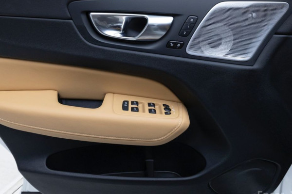 2023 Volvo XC60 с пробегом 45 106 км