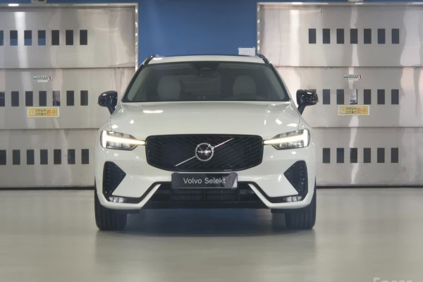 2025 Volvo XC60 с пробегом 2 342 км