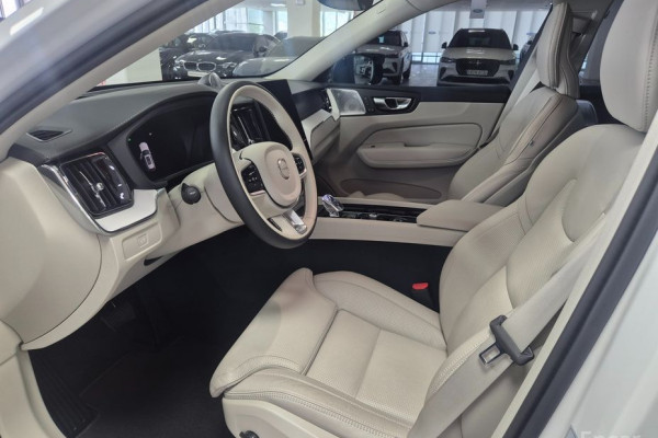 2025 Volvo XC60 с пробегом 2 342 км