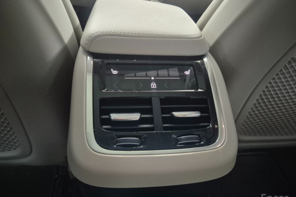 2025 Volvo XC60 с пробегом 2 342 км