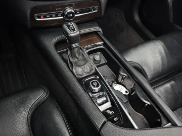 2018 Volvo XC90 с пробегом 176 127 км