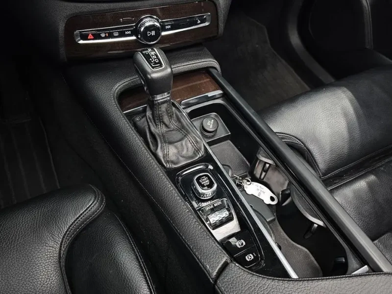 2018 Volvo XC90 с пробегом 176 127 км