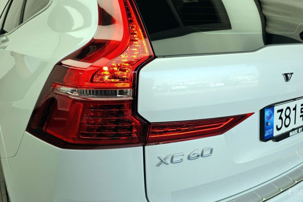 2022 Volvo XC60 с пробегом 28 907 км