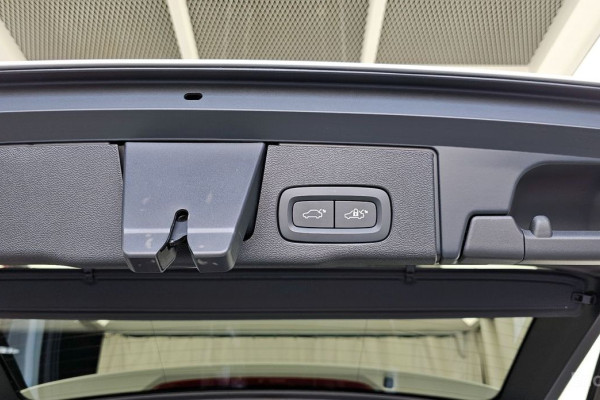 2022 Volvo XC60 с пробегом 28 907 км