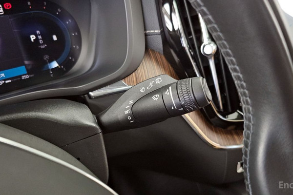 2022 Volvo XC60 с пробегом 28 907 км