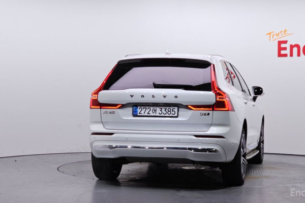 2022 Volvo XC60 с пробегом 57 682 км