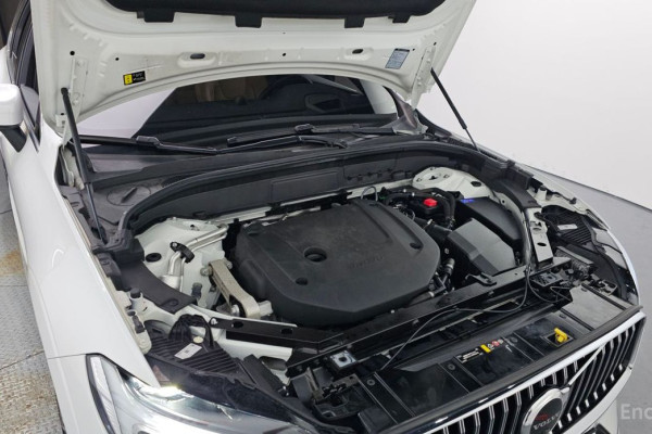 2022 Volvo XC60 с пробегом 57 682 км