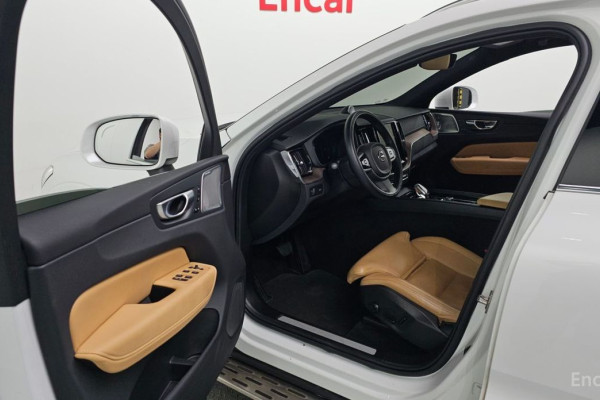 2022 Volvo XC60 с пробегом 57 682 км