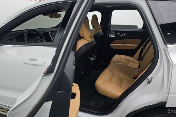 2022 Volvo XC60 с пробегом 57 682 км