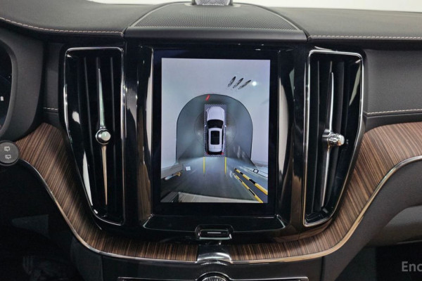 2022 Volvo XC60 с пробегом 57 682 км