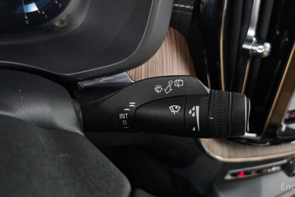 2022 Volvo XC60 с пробегом 57 682 км