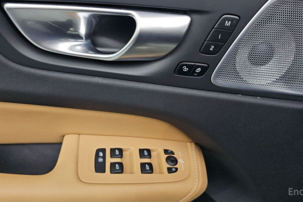 2022 Volvo XC60 с пробегом 57 682 км