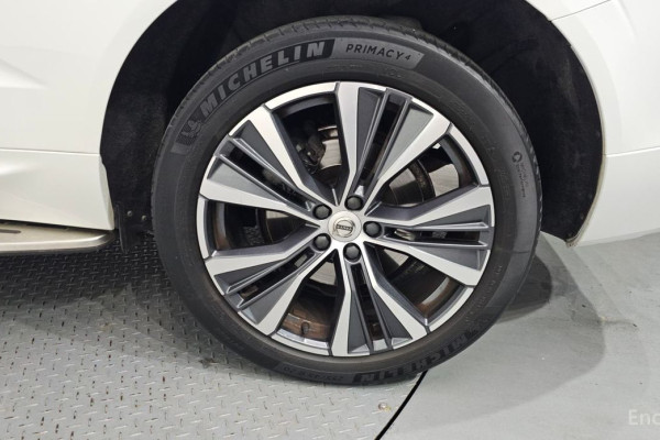 2022 Volvo XC60 с пробегом 57 682 км