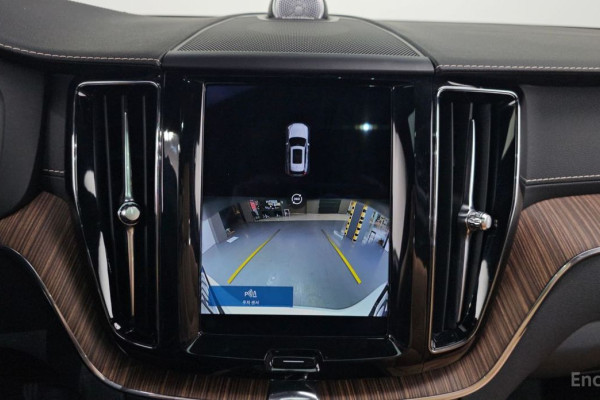 2022 Volvo XC60 с пробегом 57 682 км