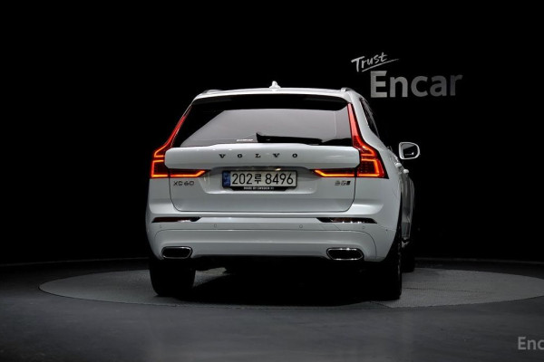 2021 Volvo XC60 с пробегом 77 602 км