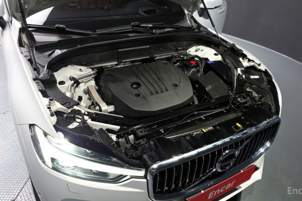 2021 Volvo XC60 с пробегом 77 602 км