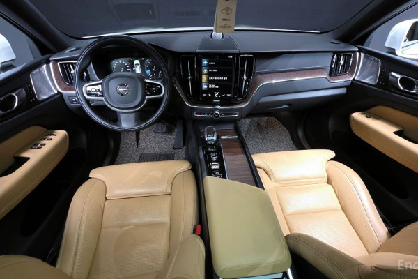 2021 Volvo XC60 с пробегом 77 602 км