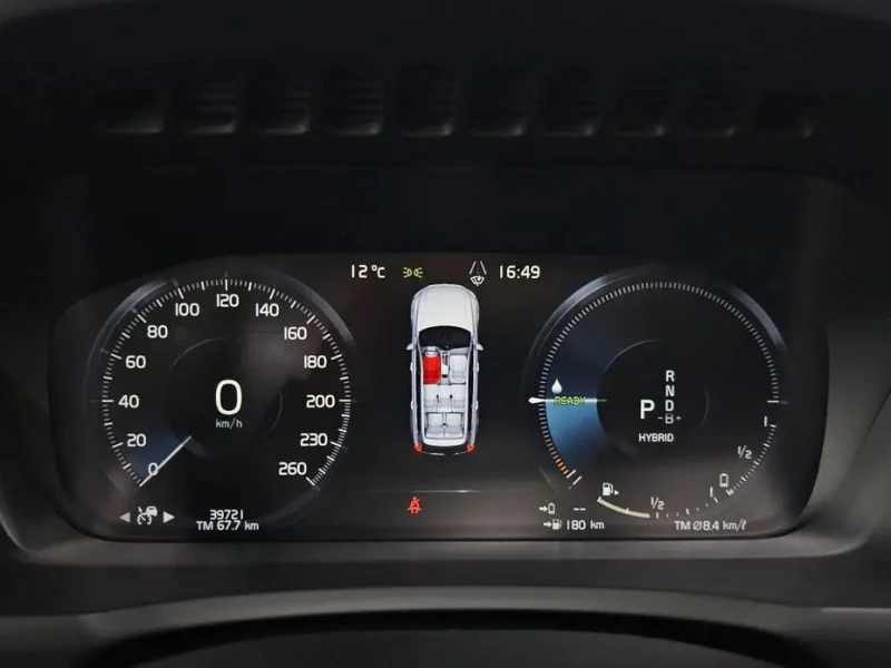 2020 Volvo XC90 с пробегом 39 721 км