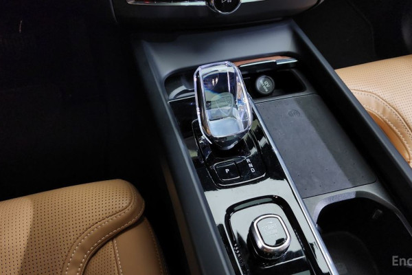 2024 Volvo XC60 с пробегом 27 302 км