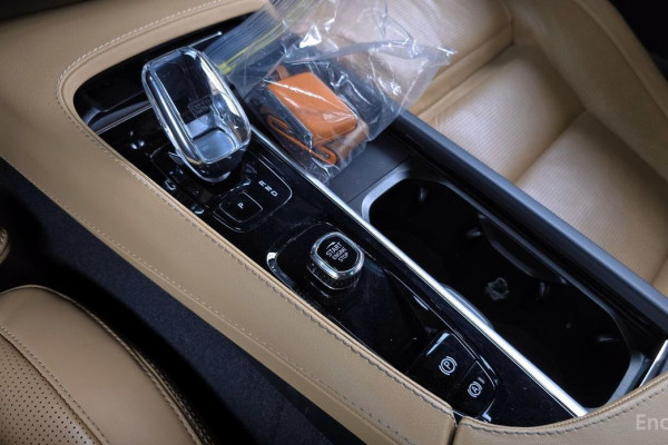 2023 Volvo XC90 с пробегом 83 450 км