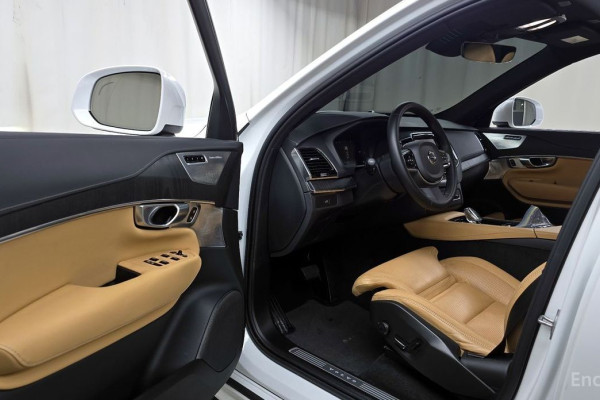 2023 Volvo XC90 с пробегом 83 450 км