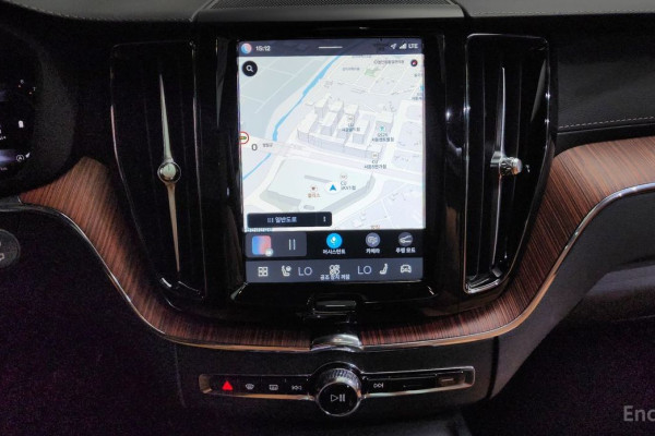 2024 Volvo XC60 с пробегом 27 302 км