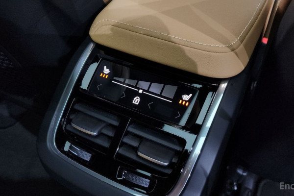 2024 Volvo XC60 с пробегом 27 302 км