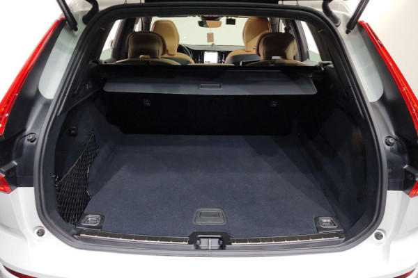 2024 Volvo XC60 с пробегом 27 302 км