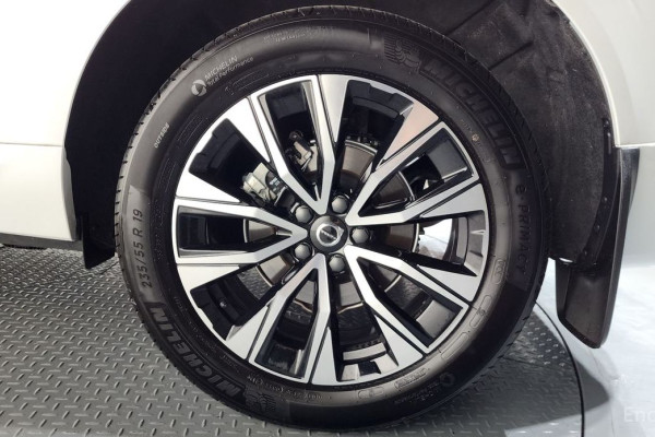 2024 Volvo XC60 с пробегом 27 302 км