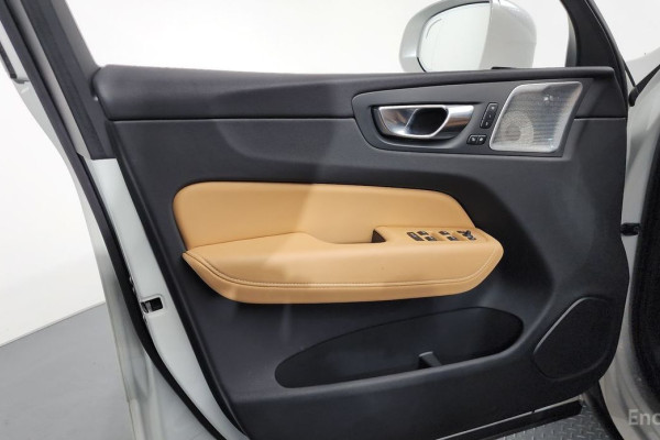 2024 Volvo XC60 с пробегом 27 302 км