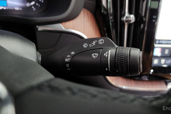 2024 Volvo XC60 с пробегом 27 302 км