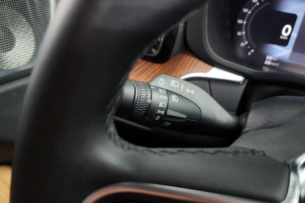 2024 Volvo XC60 с пробегом 27 302 км