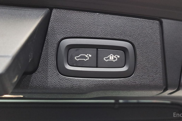 2024 Volvo XC60 с пробегом 27 302 км