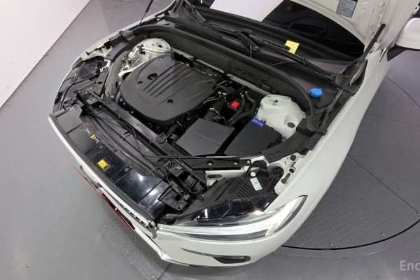 2024 Volvo XC60 с пробегом 28 977 км