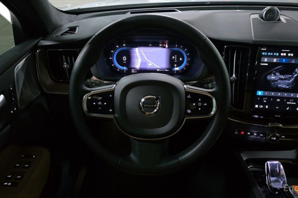 2024 Volvo XC60 с пробегом 28 977 км