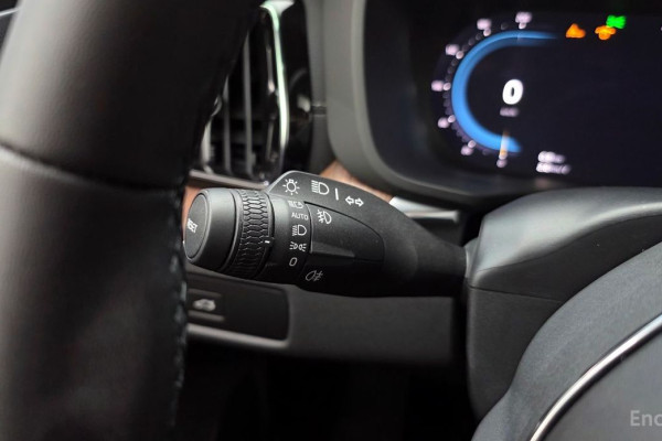 2024 Volvo XC60 с пробегом 28 977 км