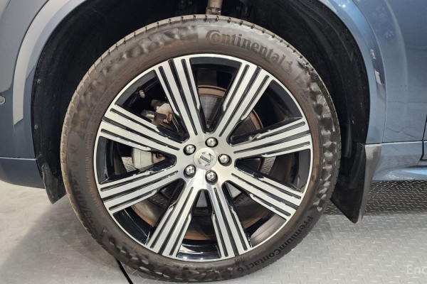 2022 Volvo XC90 с пробегом 35 815 км