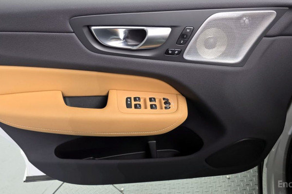 2024 Volvo XC60 с пробегом 28 977 км