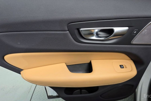 2024 Volvo XC60 с пробегом 28 977 км