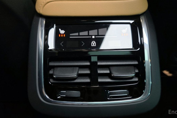 2024 Volvo XC60 с пробегом 28 977 км