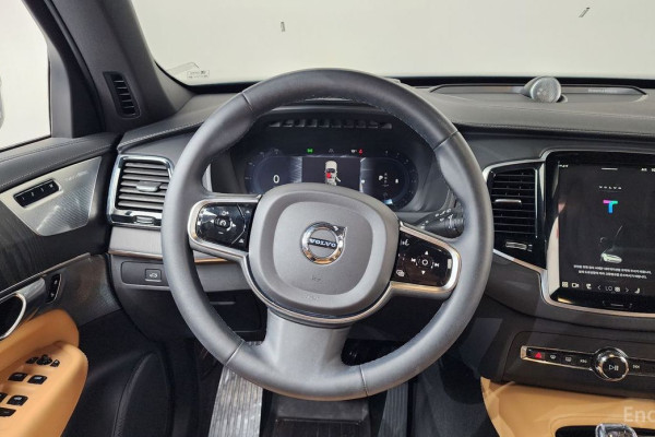 2022 Volvo XC90 с пробегом 35 815 км