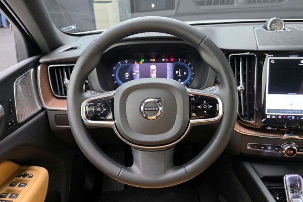 2024 Volvo XC60 с пробегом 28 977 км