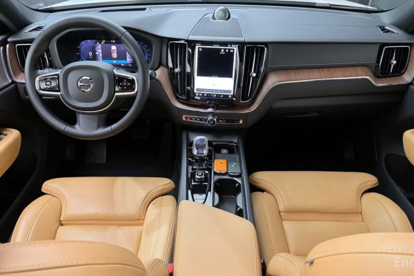 2024 Volvo XC60 с пробегом 28 977 км