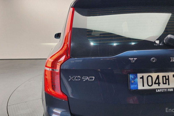 2022 Volvo XC90 с пробегом 35 815 км