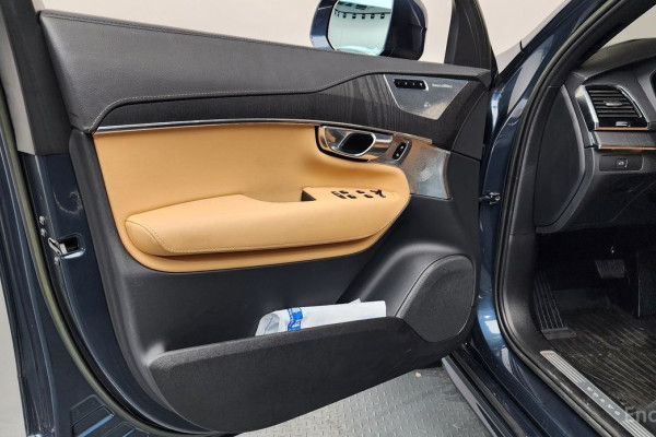 2022 Volvo XC90 с пробегом 35 815 км