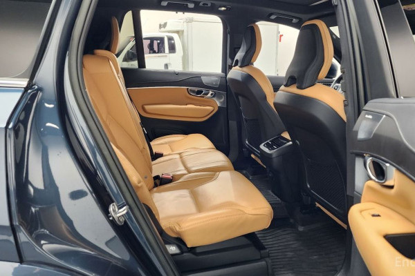 2022 Volvo XC90 с пробегом 35 815 км