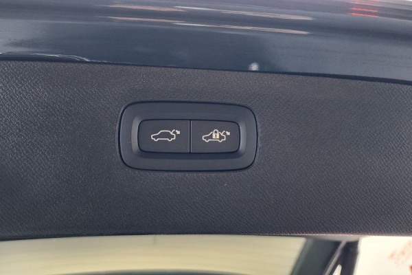 2022 Volvo XC90 с пробегом 35 815 км